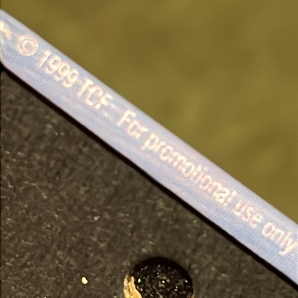 Lake Placid (1999) promotional movie button - Used, great shape! - Picture 3 of 4